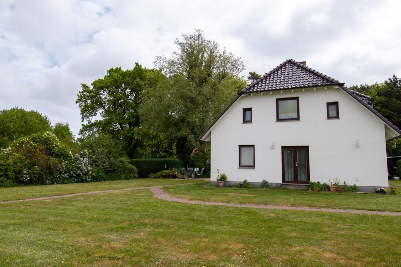 Urlaubs-Appartement Am Dorfrand Wieck Eksteriør billede