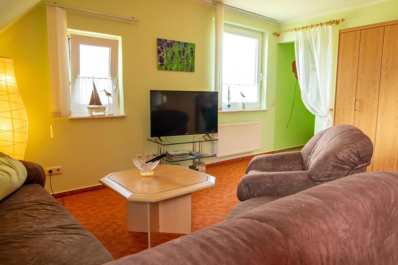 Urlaubs-Appartement Am Dorfrand Wieck Eksteriør billede