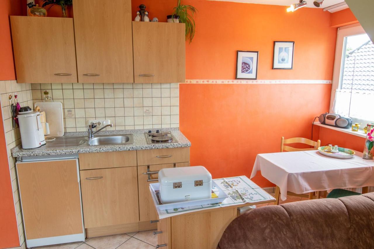 Urlaubs-Appartement Am Dorfrand Wieck Eksteriør billede