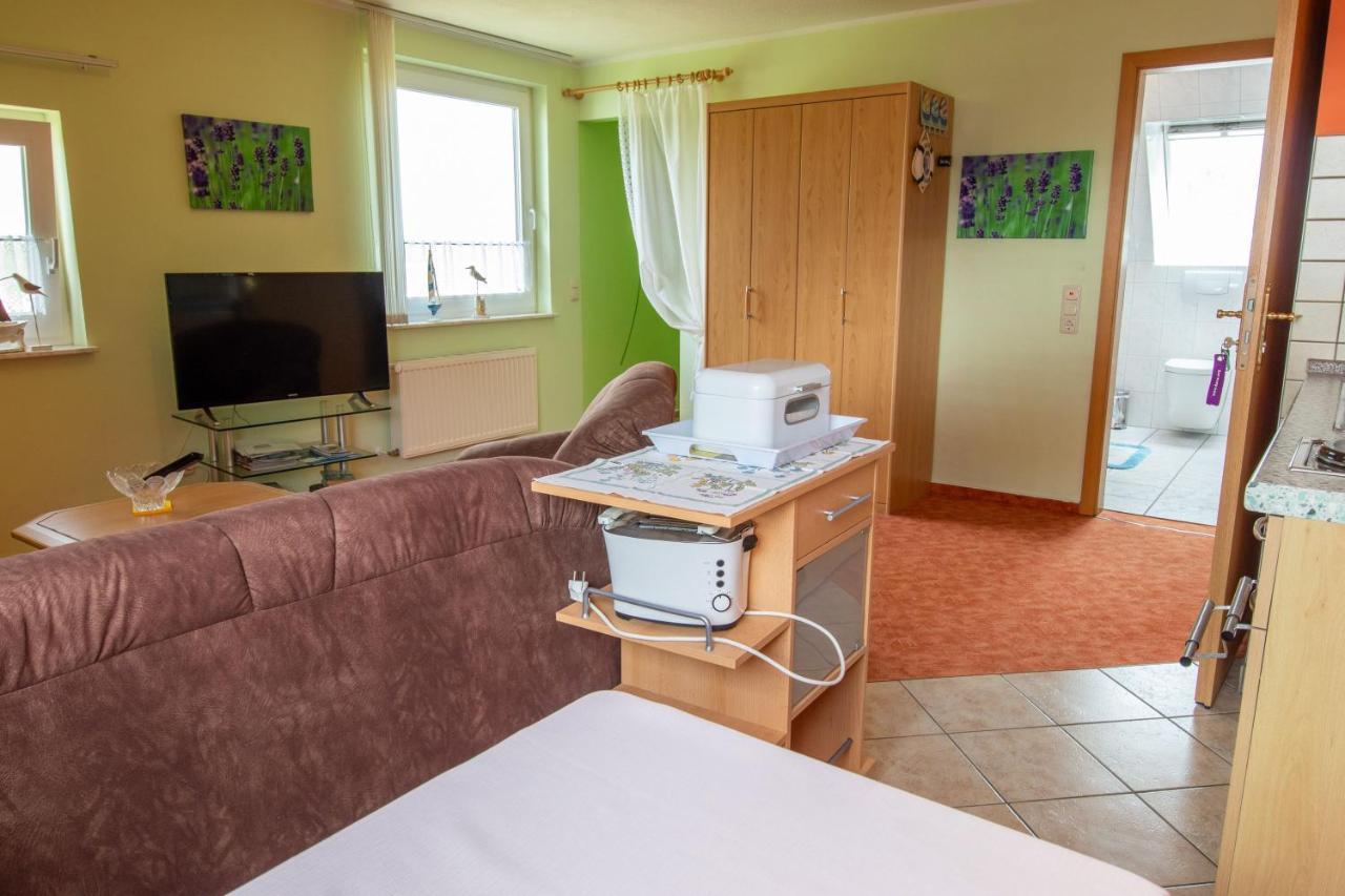 Urlaubs-Appartement Am Dorfrand Wieck Eksteriør billede
